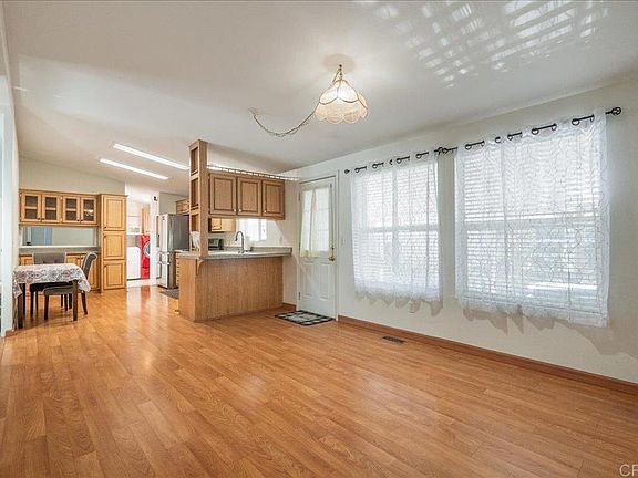 4th image of 13941 Wisteria Ave