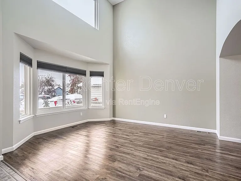 5742 W 114th Pl — Photo 7
