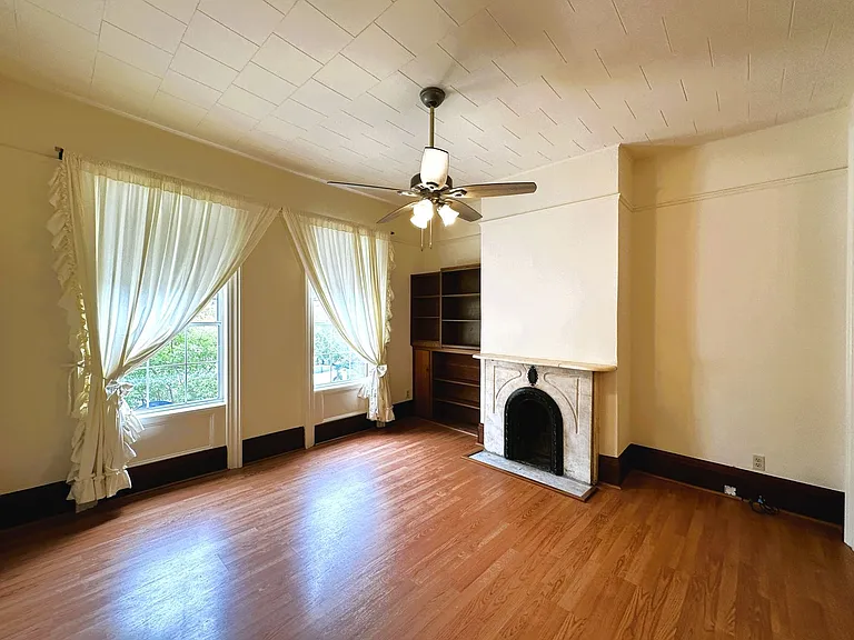 524 Western Ave — Photo 4
