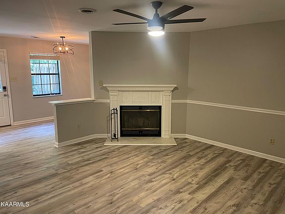 5th image of 934 Bradley Bell Dr