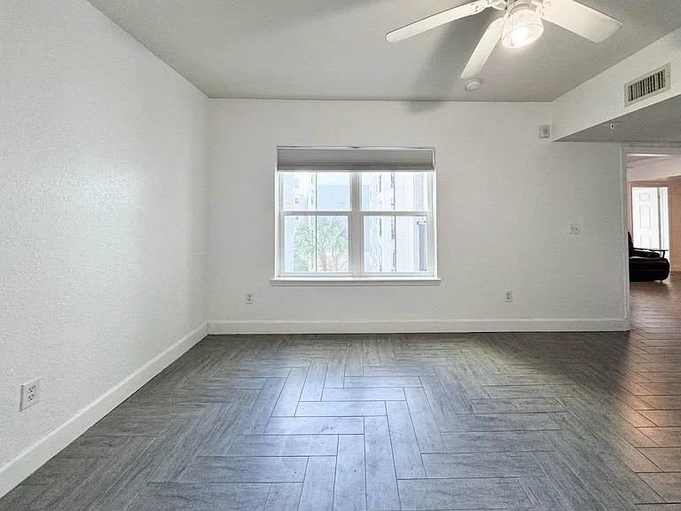 204 E South St #4056 — Photo 9