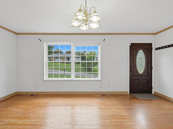 5th image of 1145 Tamarack Trl