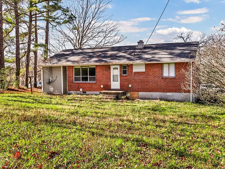 124 Yorktown Rd — Photo 26