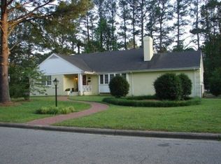 810 W Memorial Dr, Ahoskie, NC 27910
