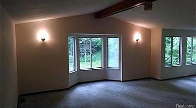 4th image of 361 N Ortonville Rd