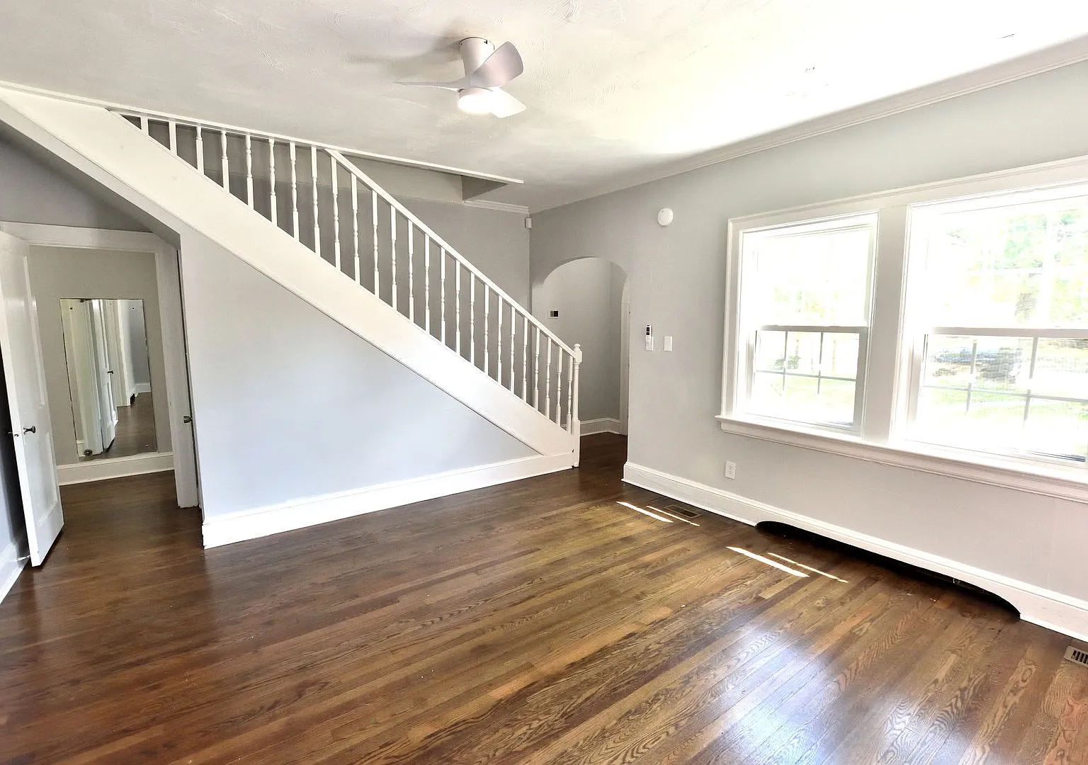 945 Sycamore Street — Photo 3