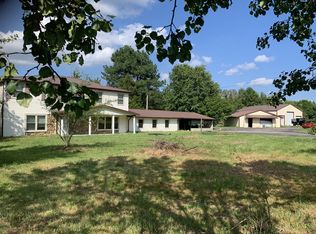 2139 Old Dover Rd, Woodlawn, TN 37191