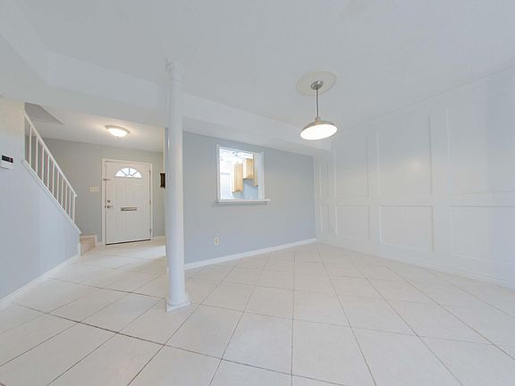 4th image of 18105 Heritage Ln