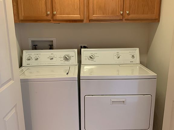 3rd image of 6463 N Northwest Hwy APT 106