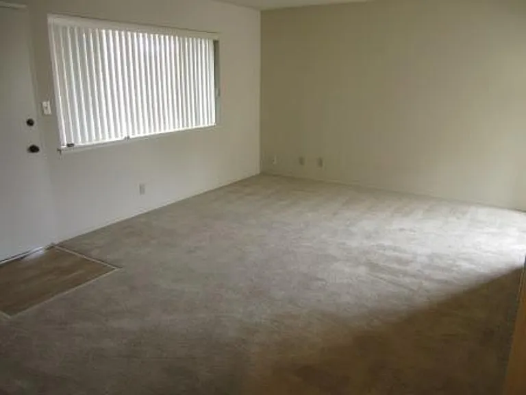 2220 Curtner Ave — Photo 6