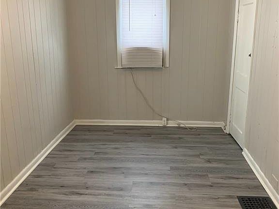 5th image of 2440 Wayne Ave