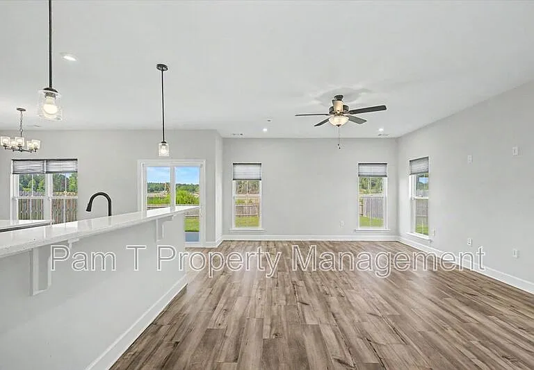 203 Alyssa Ave — Photo 5