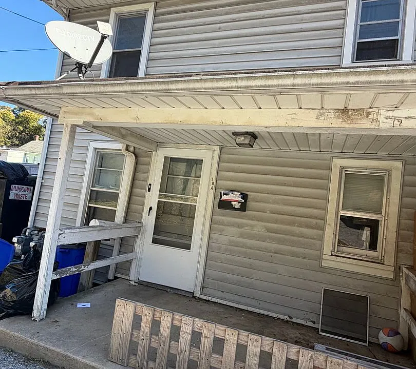 18 Pleasant St