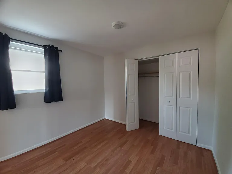 702 W Edmonston Dr — Photo 32