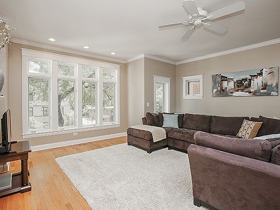 2nd image of 3836 N Janssen Ave Unit 2