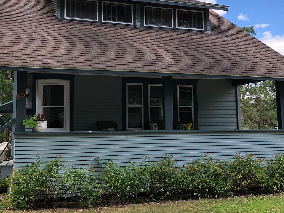2nd image of 315 Burr Oak St