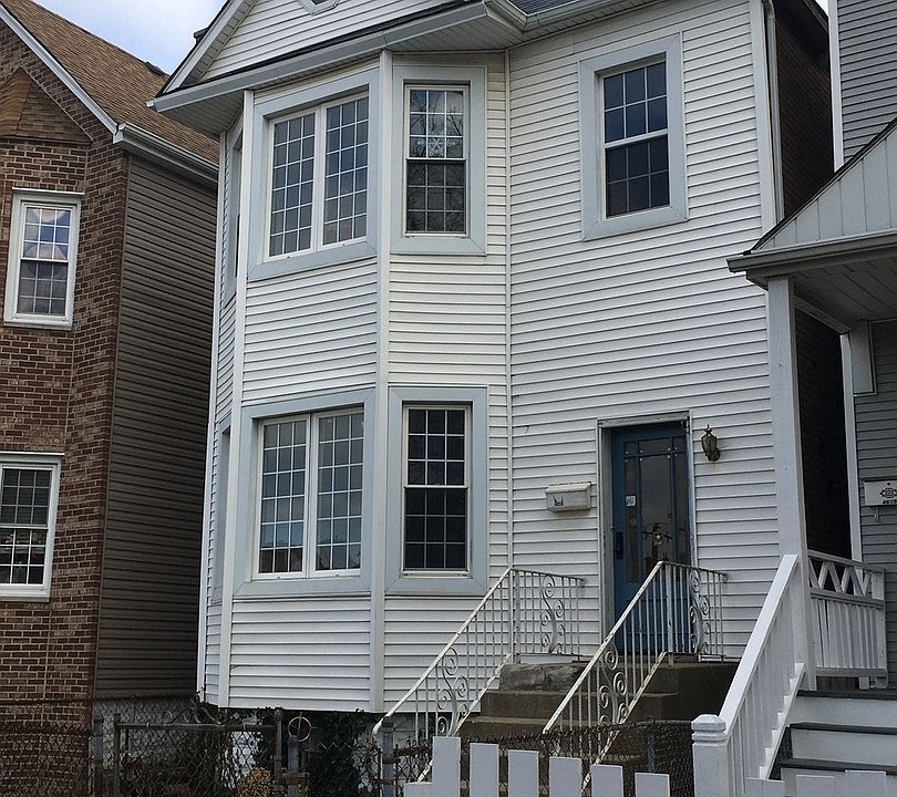 2nd image of 4617 S Emerald Ave