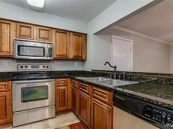 4th image of 120 15th St E APT 411