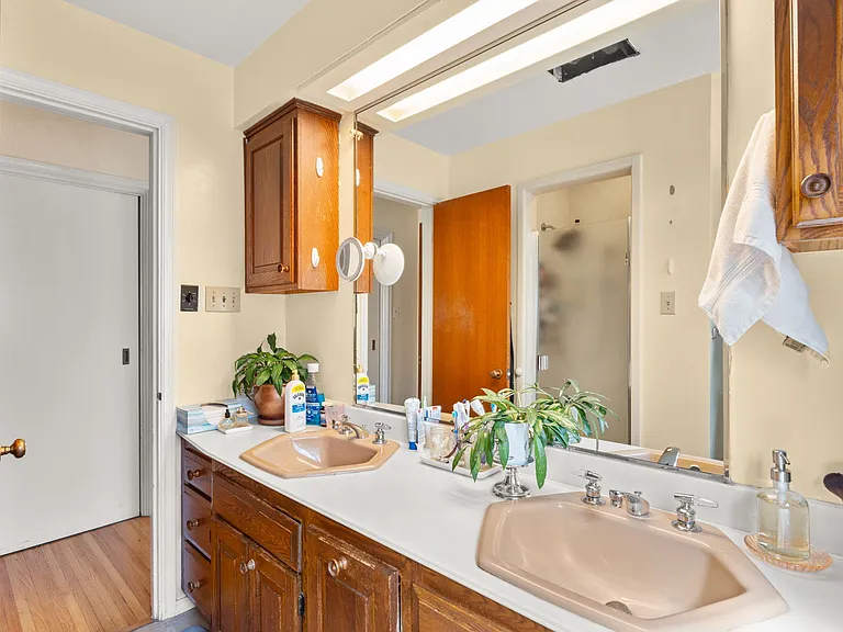 1424 Dartmouth Dr NE — Photo 4
