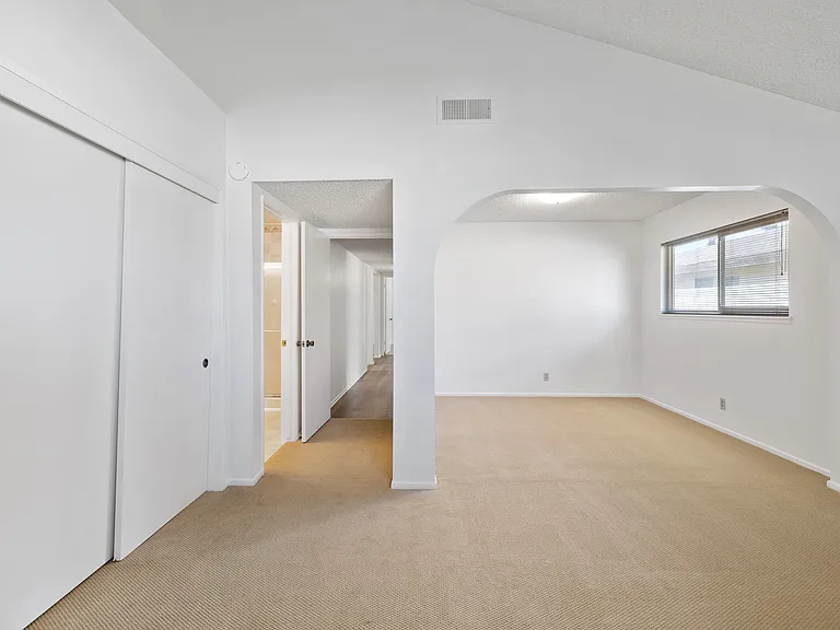 841 Landsford St — Photo 19