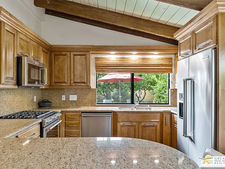 1347 Primavera Dr — Photo 22