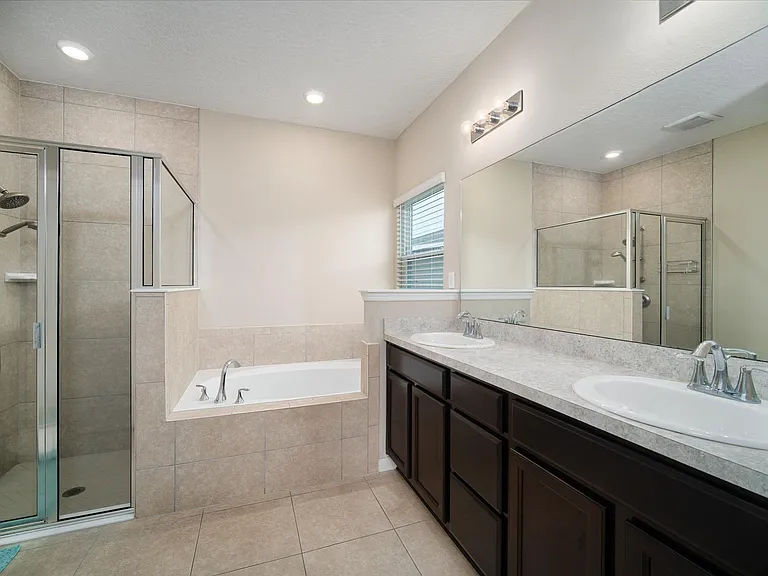 10932 Haws Ln — Photo 3