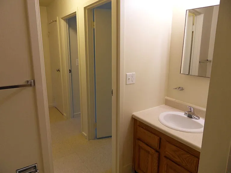 Unit bathroom