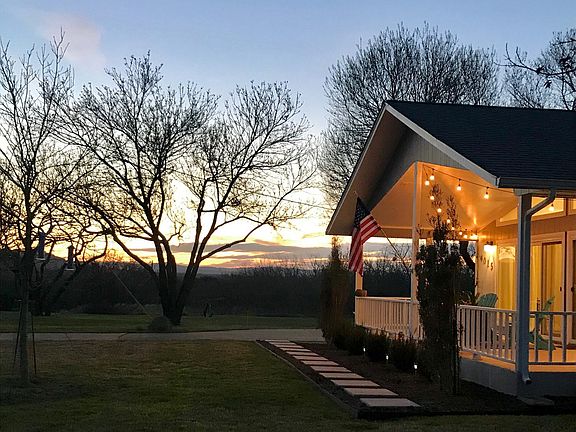 3rd image of 4015 Hermosa Dr