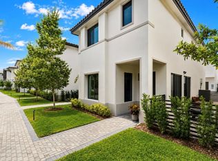 4389 NW 41st St, Miami, FL 33166