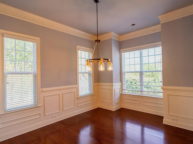 2056 Cobblestone Cir — Photo 2