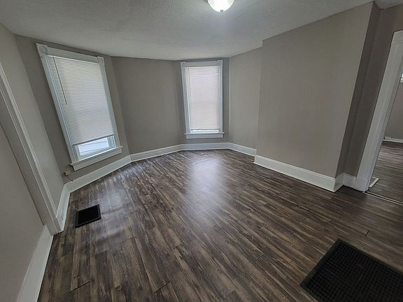 3rd image of 3342 Spokane Ave