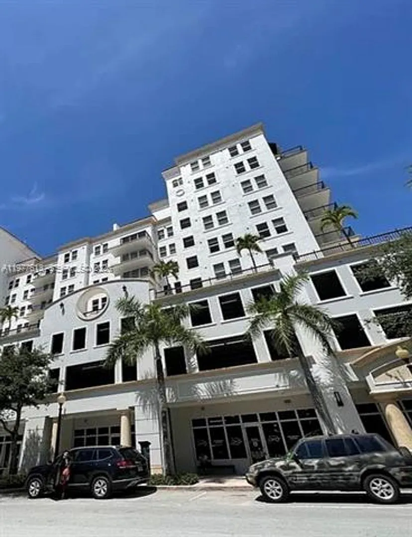 Building Photo - 4100 Salzedo St #910