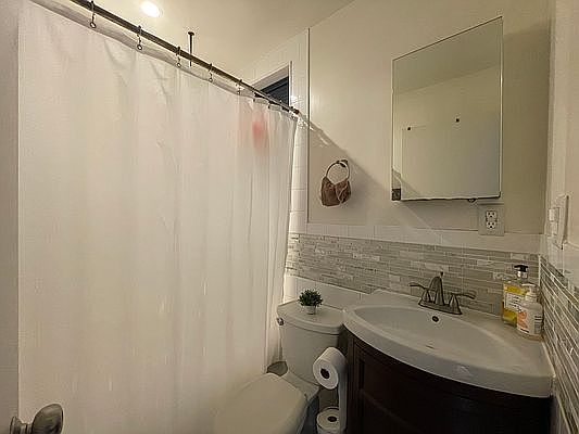 5th image of 31-32 Ditmars Blvd #1
