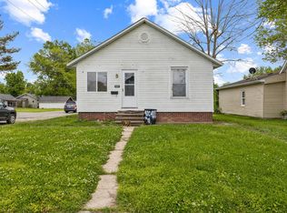 420 N 9th St, Herrin, IL 62948