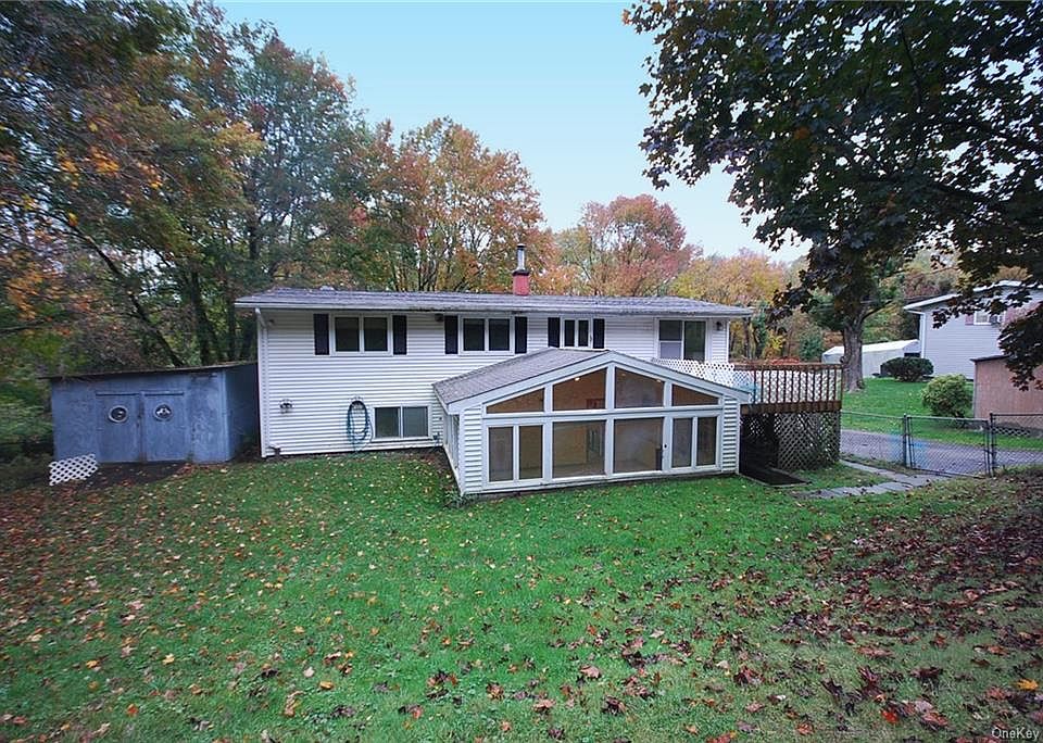 1st image of 15 Hilltop Dr