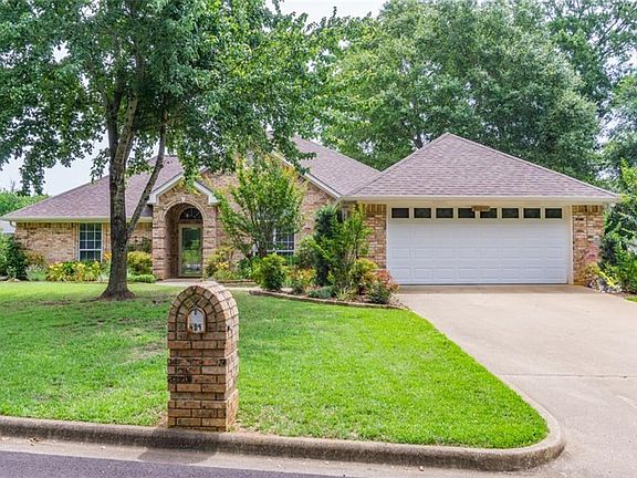 3rd image of 409 Landon Dr
