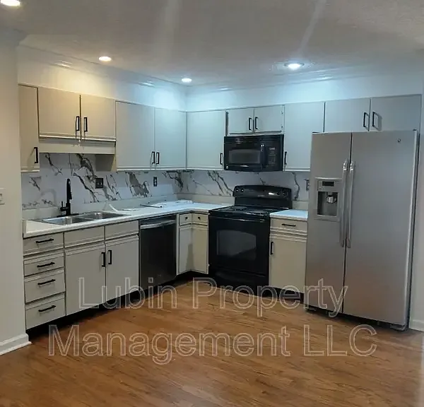 72 N McLean Blvd — Photo 5