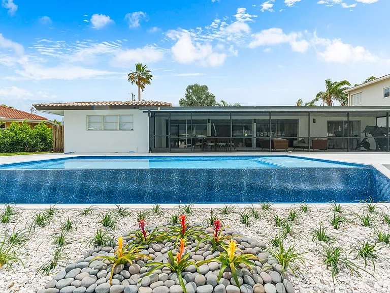 273 Tropic Dr — Photo 19
