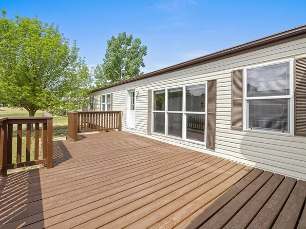 406 31st Ave SE, Minot, ND 58701