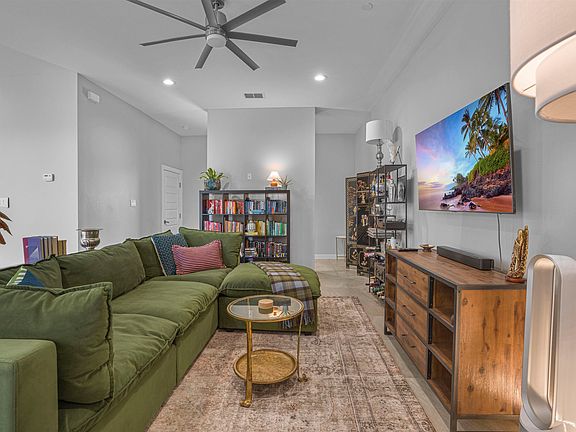 5th image of 9653 McPherson Rd #101