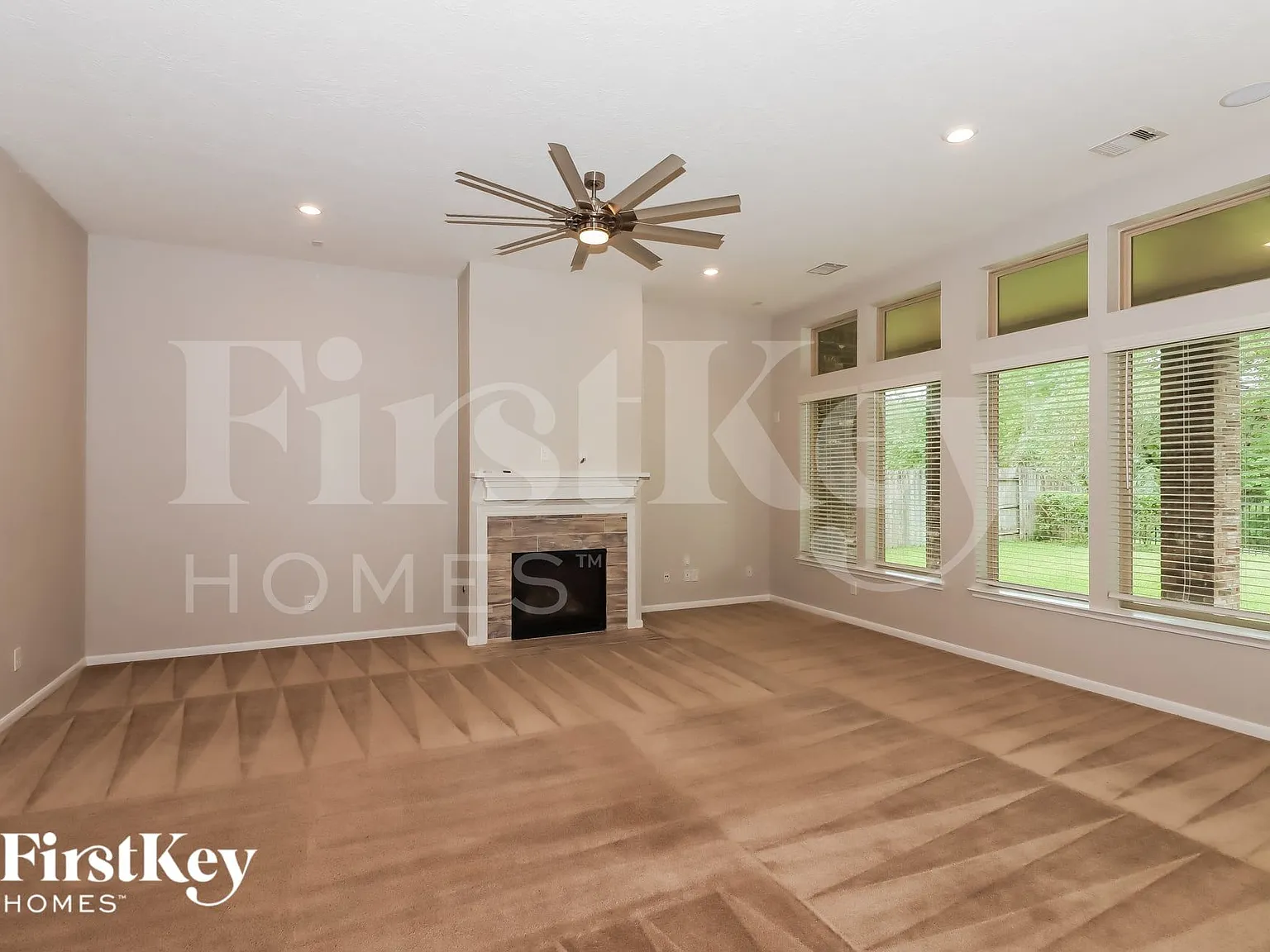4 bed, 2.0 bath, 2428 sqft, $2,340 — Photo 3