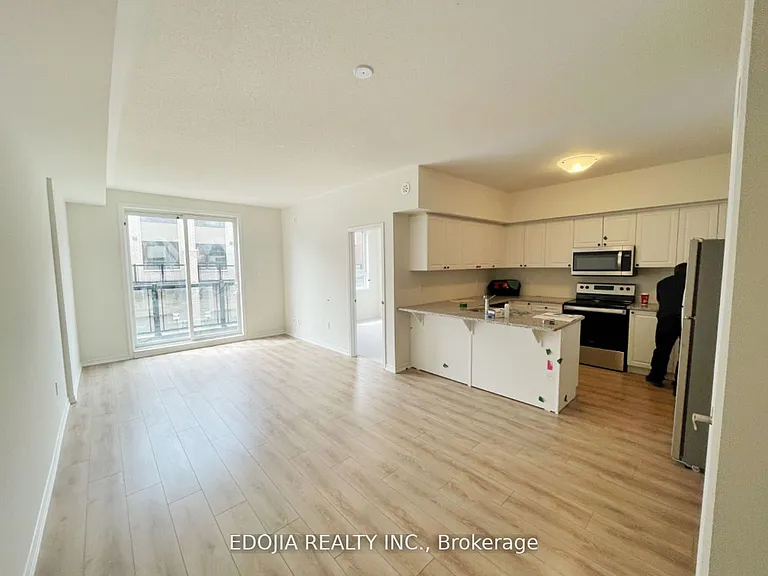 20 Woodstream Dr #3 — Photo 5