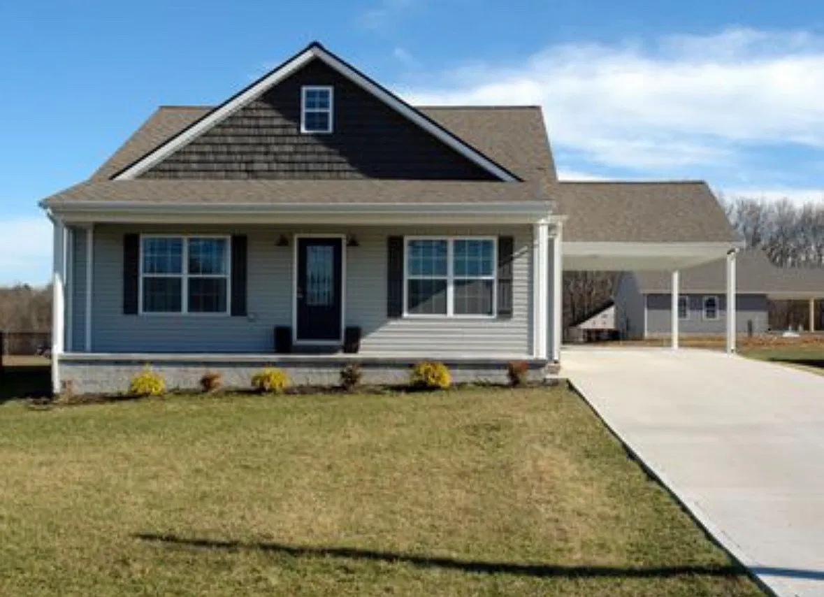 3 bed, 1271 sqft, $1,800 — Photo 1