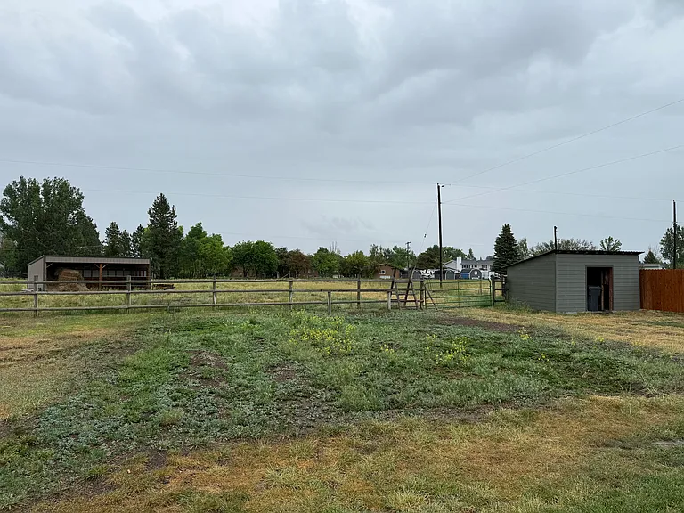 850 Sierra Rd W — Photo 10