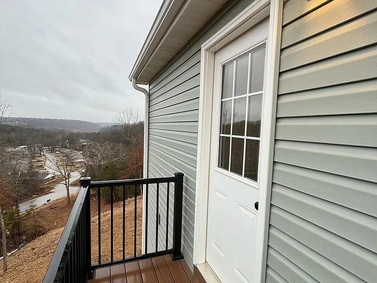Second level balcony