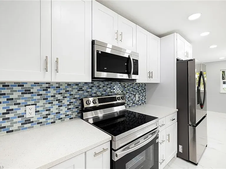 959 N Town And River Dr — Photo 7