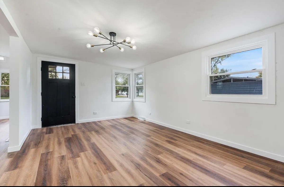 Building Photo - 511 Devon Dr