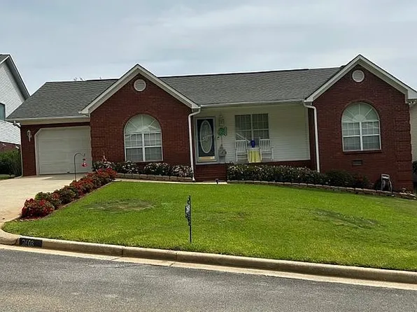 2608 Oak Village Dr, Anniston, AL 36207