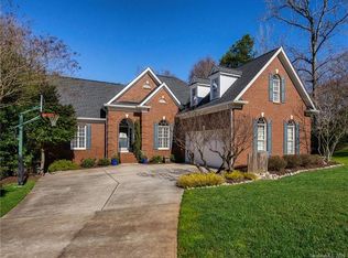 100 Sardis Pointe Rd, Matthews, NC 28105