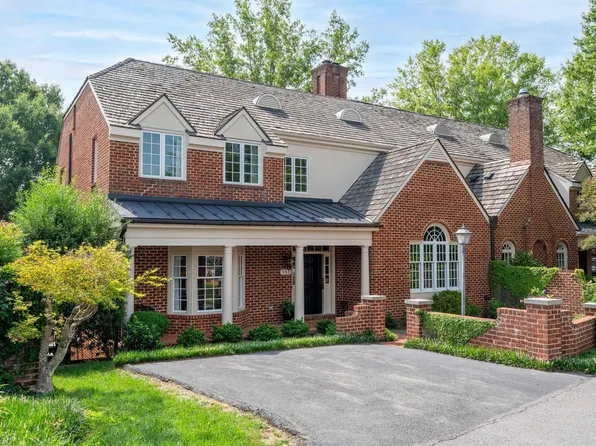 553 Dryden Pl, Charlottesville, VA 22903